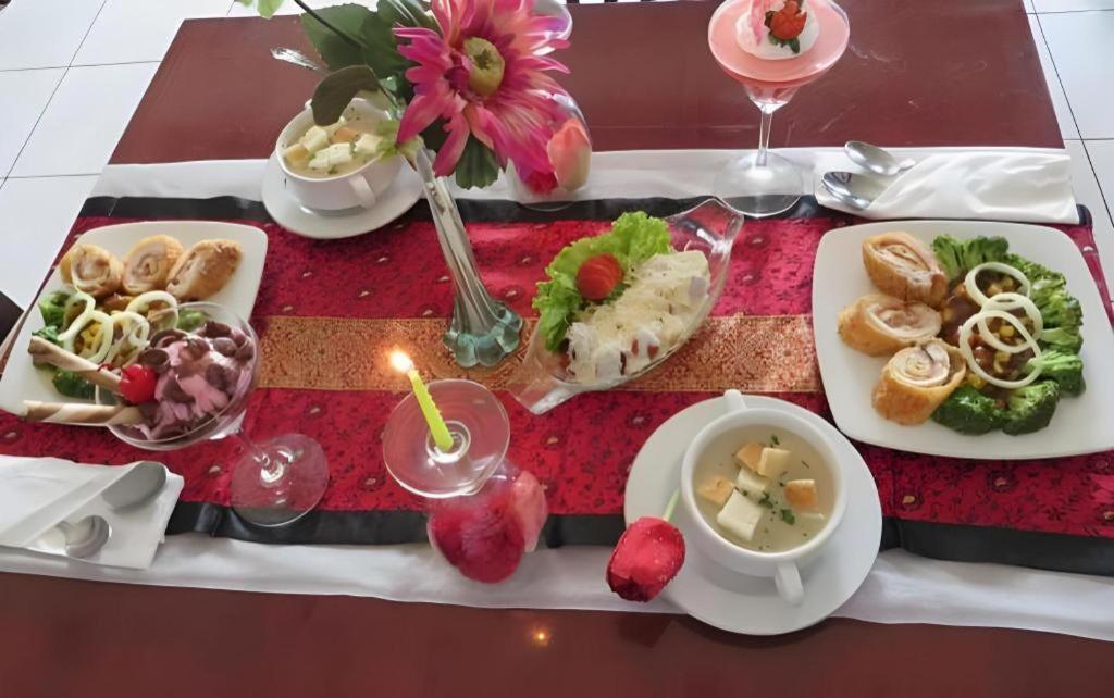 Insumo Palace Hotels & Resorts Кедири Экстерьер фото