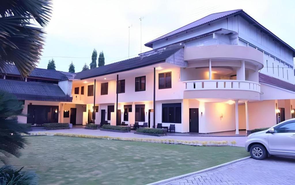 Insumo Palace Hotels & Resorts Кедири Экстерьер фото